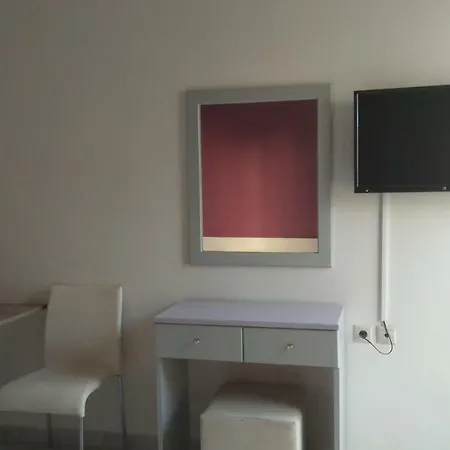 Hotel de apartamente Poppy Beloni *